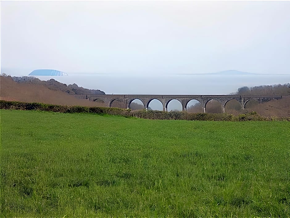 Holiday Inn Express Cardiff Airport By IHG