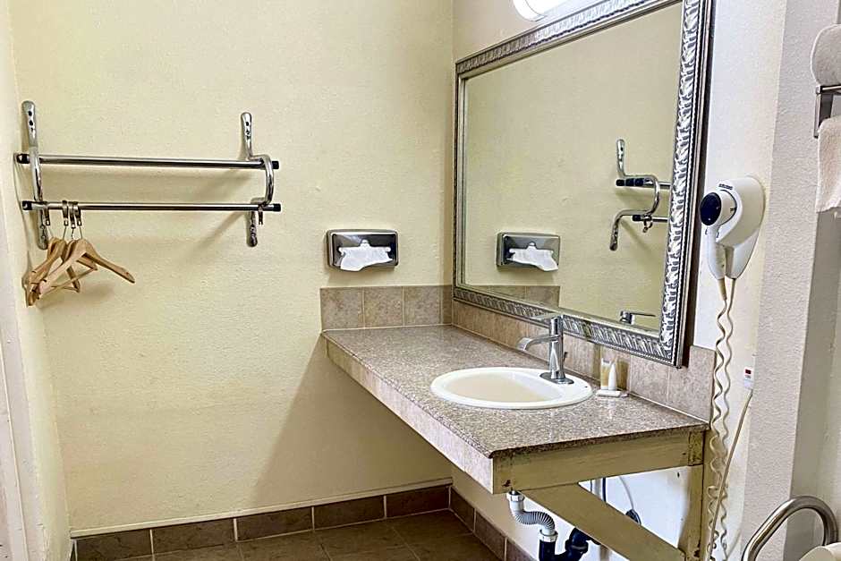 Super 8 by Wyndham Albuquerque Downtown