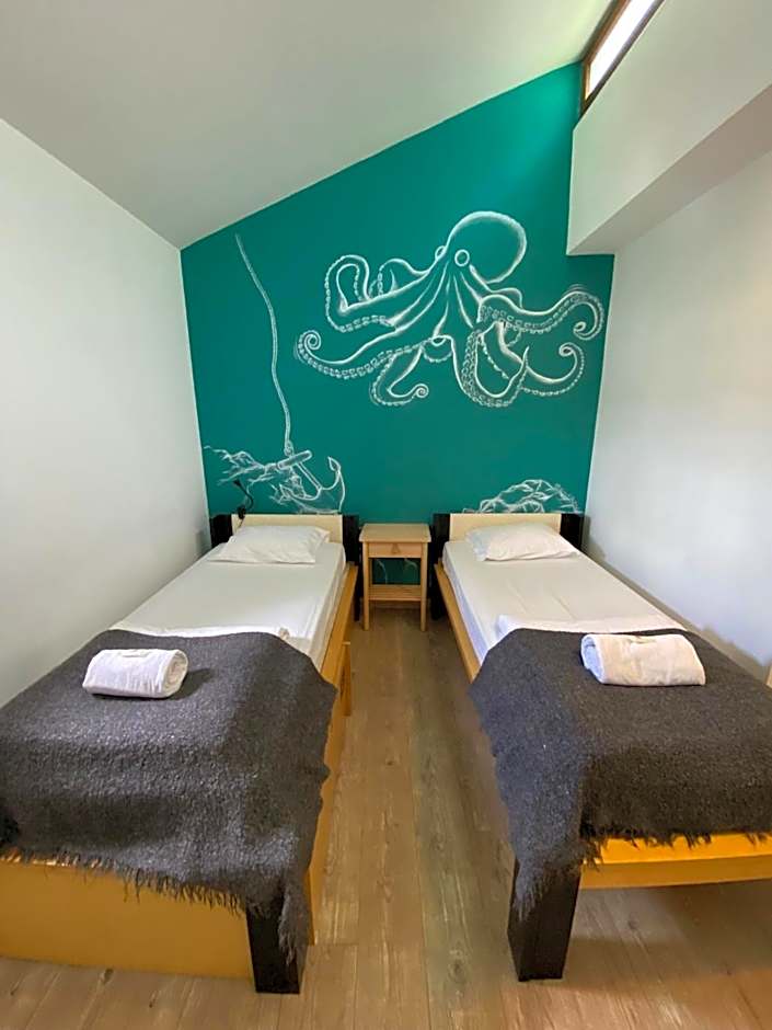 AMAZIGH HOSTEL ensuite Rooms & Dorms with self-catering Kitchen