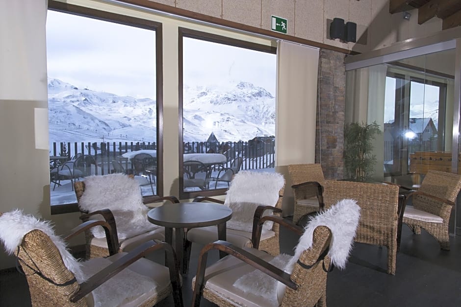 Fun Aragon Hills Hotel & Spa