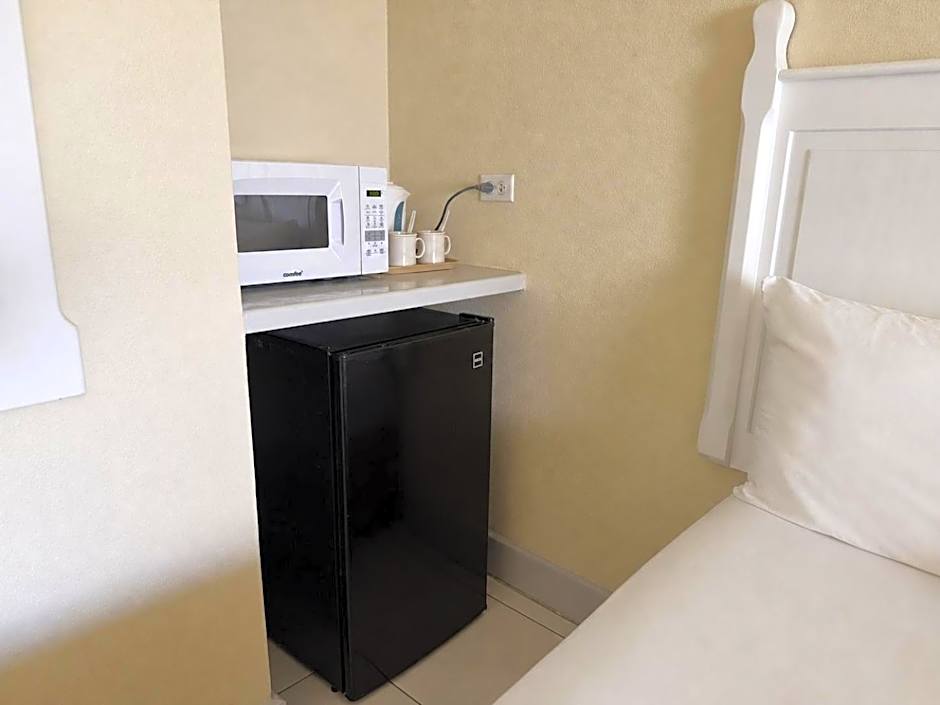 Sunbay Hotel- Daily Breakfast & Beach Access Included