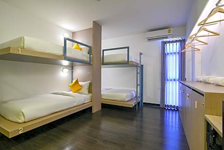 Bed in 4-Bed Mixed Dormitory Room