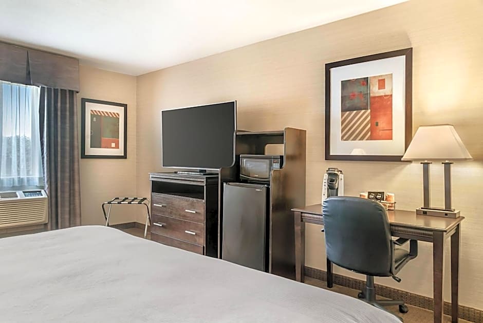 Quality Inn & Suites Next To The Casino