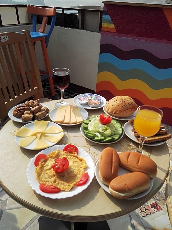 Atlantis Pyramids Inn