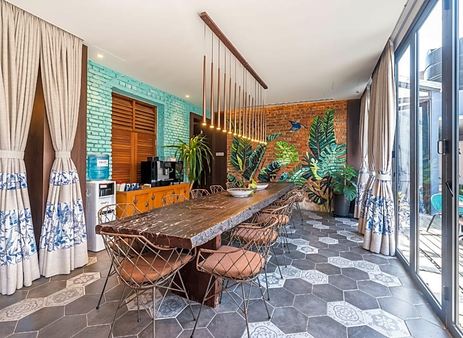 Tien Terrace Macalister