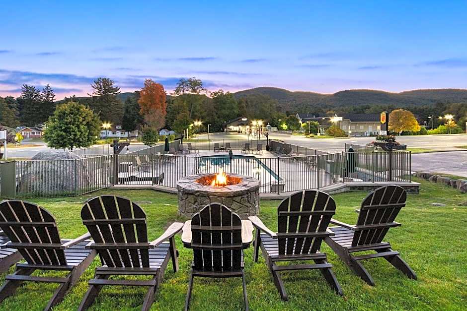 Super 8 by Wyndham Lake George/Downtown