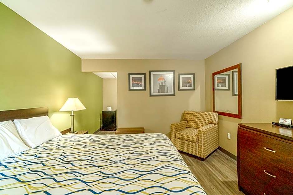 Deluxe Inn & Suites By OYO Miami OK