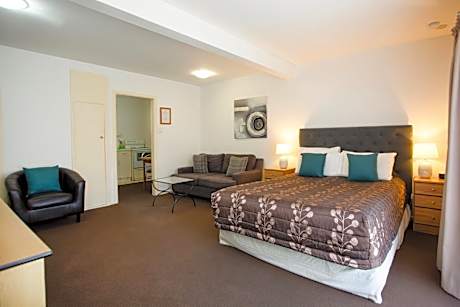 Executive Studio with Spa Bath