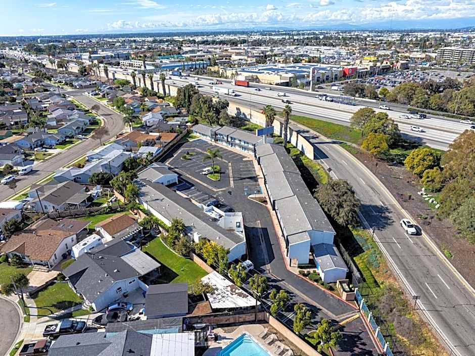 The Buena Park Hotel & Suites