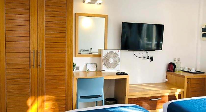 Reef Edge Thulusdhoo