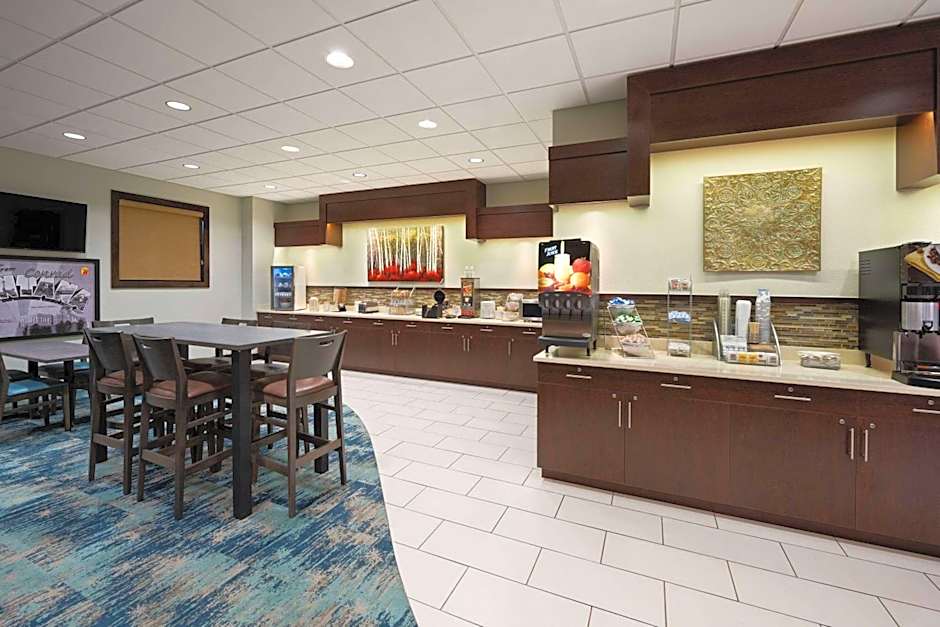 Super 8 by Wyndham Conrad