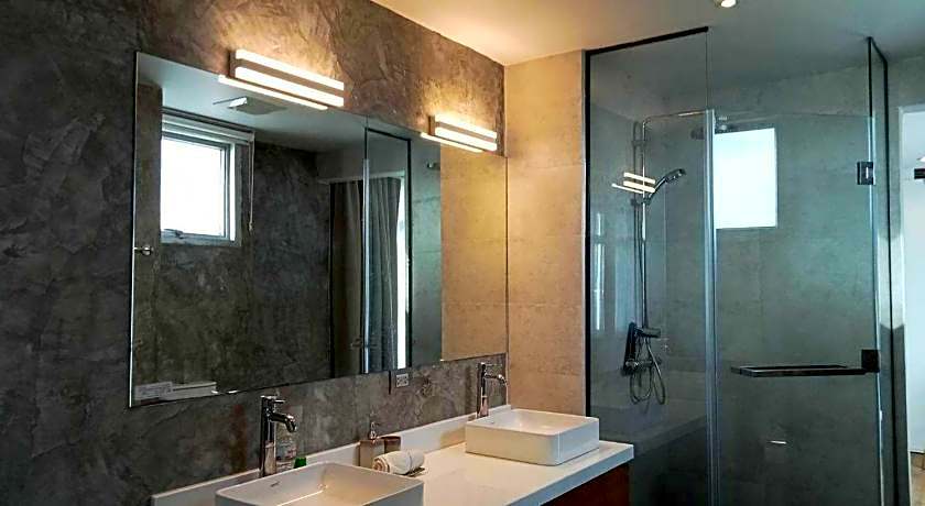 Waterfront Suites Phuket By Centara