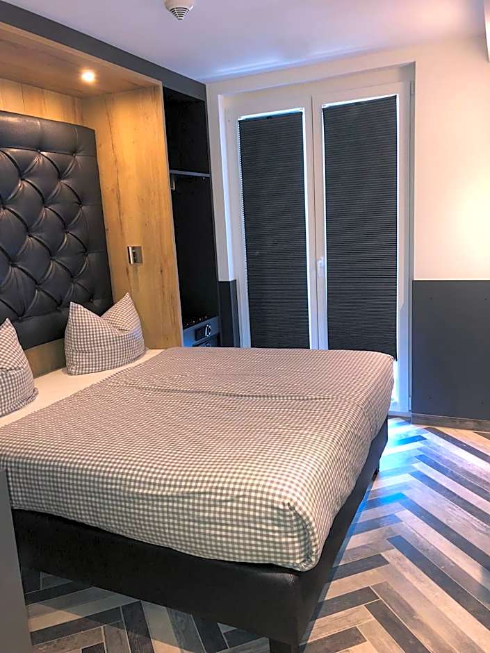 Munich Deluxe Hotel