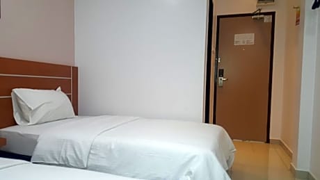 Twin Room with Window