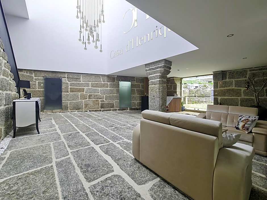 Casa d'Henrique Retreat Pool and Spa