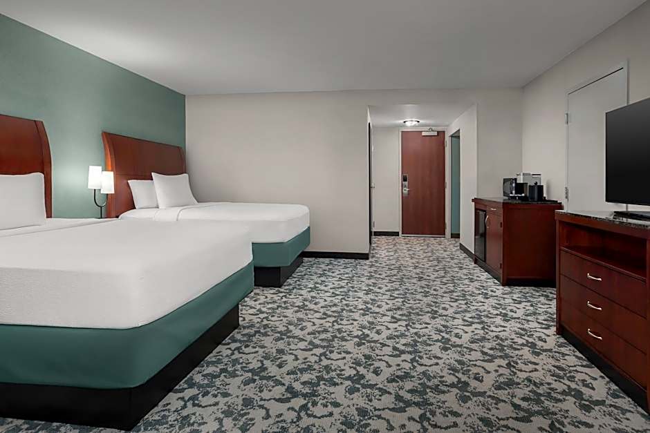 Photo 1 of 4 of 2 Queen Beds, Hearing Accessible