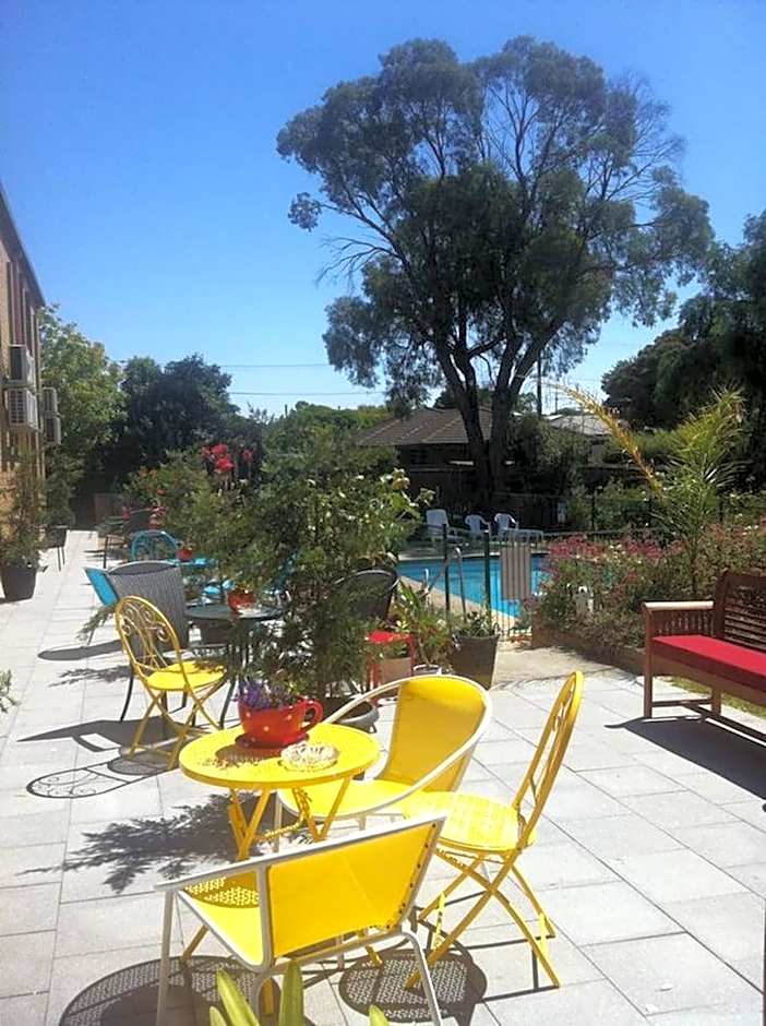 Parkwood Motel & Apartments