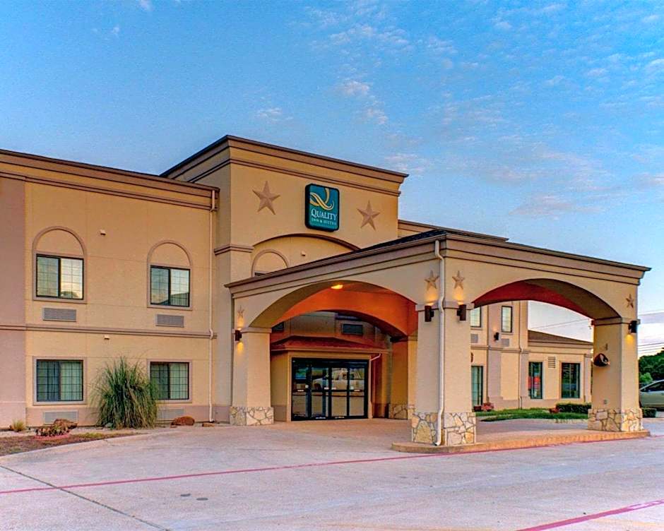 Quality Inn & Suites Glen Rose