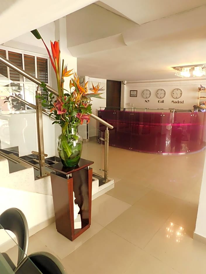 Hotel Calima Real