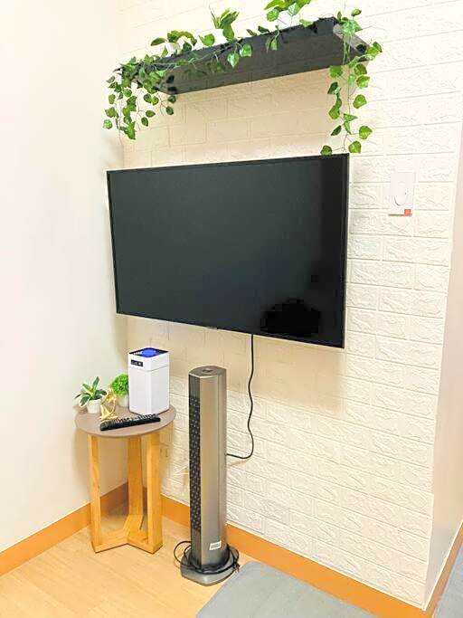 Santorini Inspired 1bedroom Unit at Trees Residences