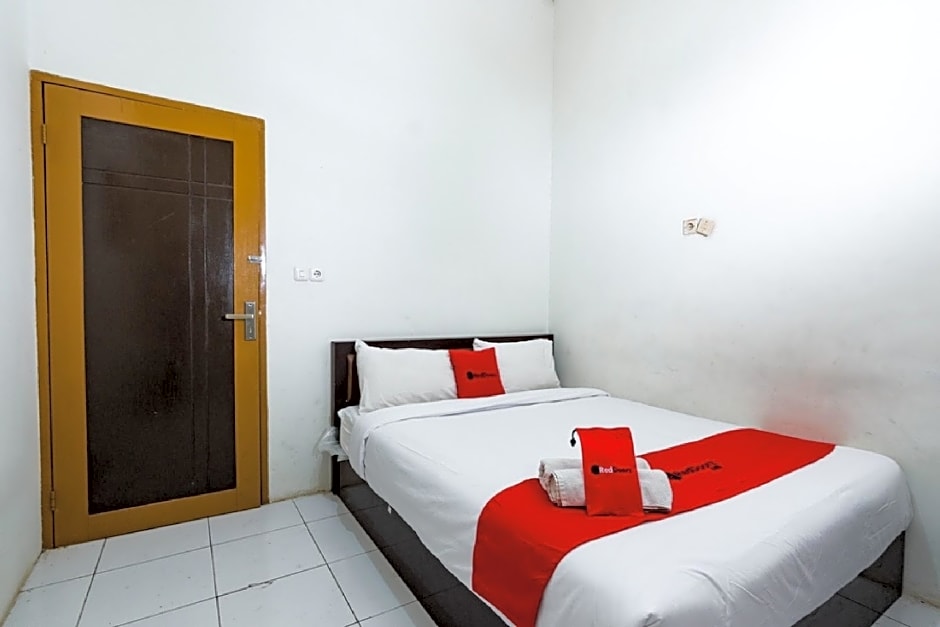 Wisma Makassar by RedDoorz – Makassar, CA