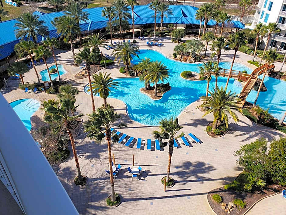 1815 A Slice of Heaven Destin - Pool & Ocean View
