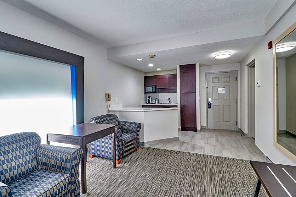 Holiday Inn Express Hotel & Suites Clearwater US 19 North