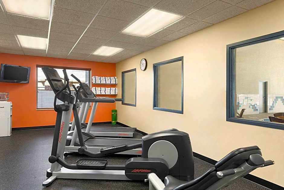 Country Inn & Suites by Radisson, Duluth North, MN