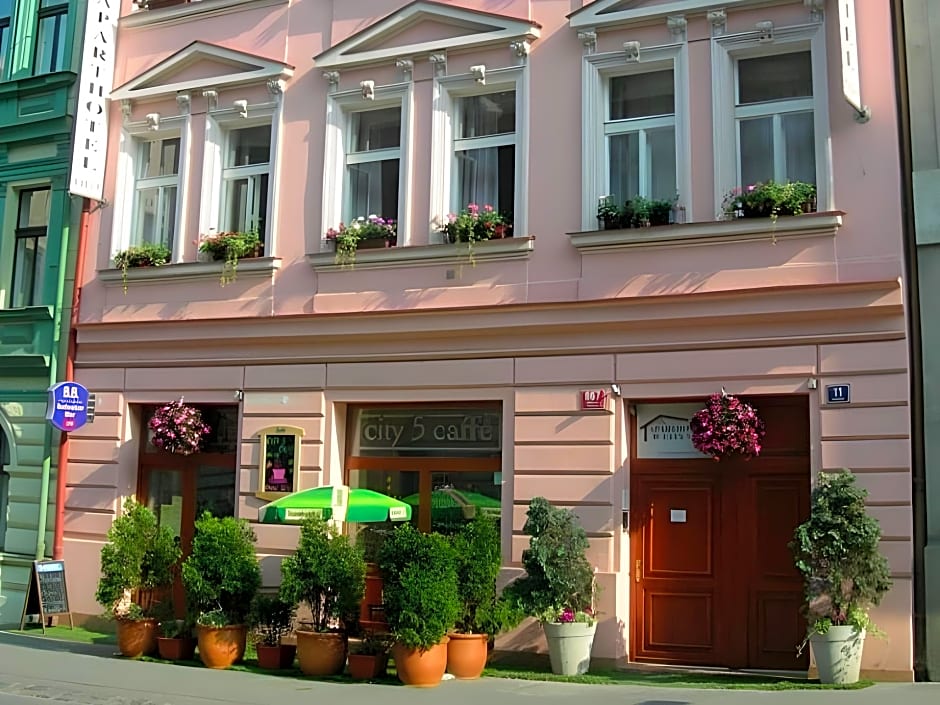 Aparthotel City 5