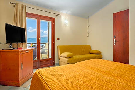 Superior Triple Room with Sea View