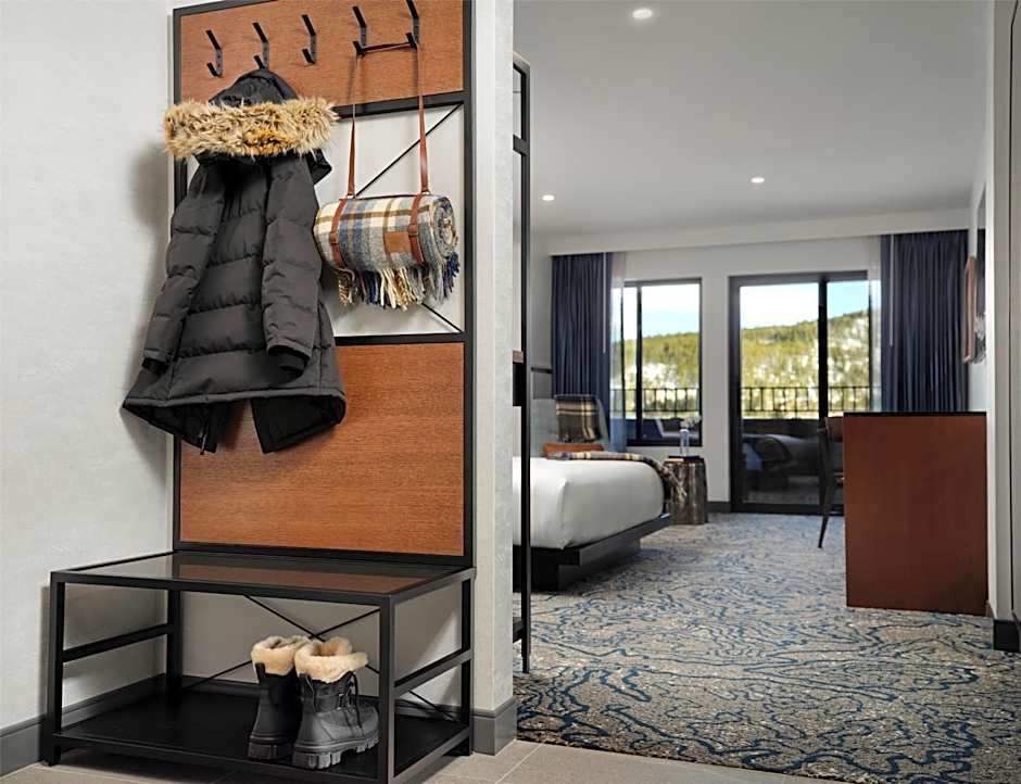 Hotel Alpenrock Breckenridge, Curio Collection by Hilton
