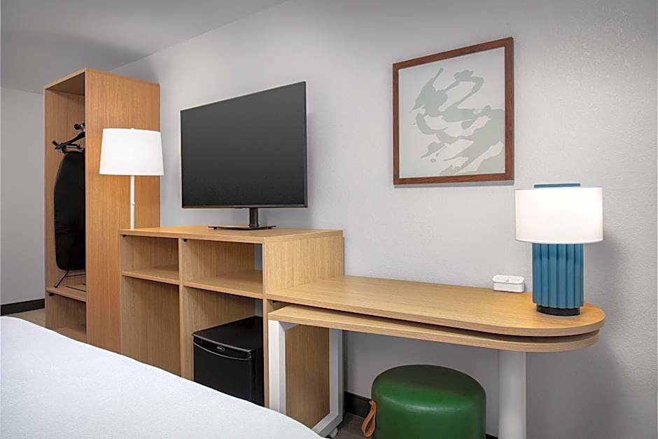 Spark by Hilton Atlanta Cumberland Ballpark