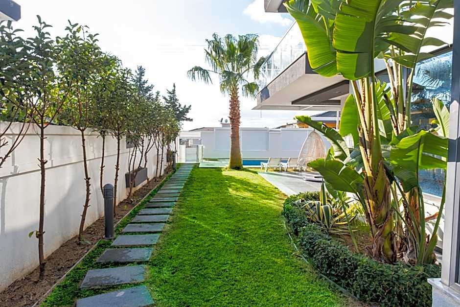 Çeşme lüks huzurlu yeni villa