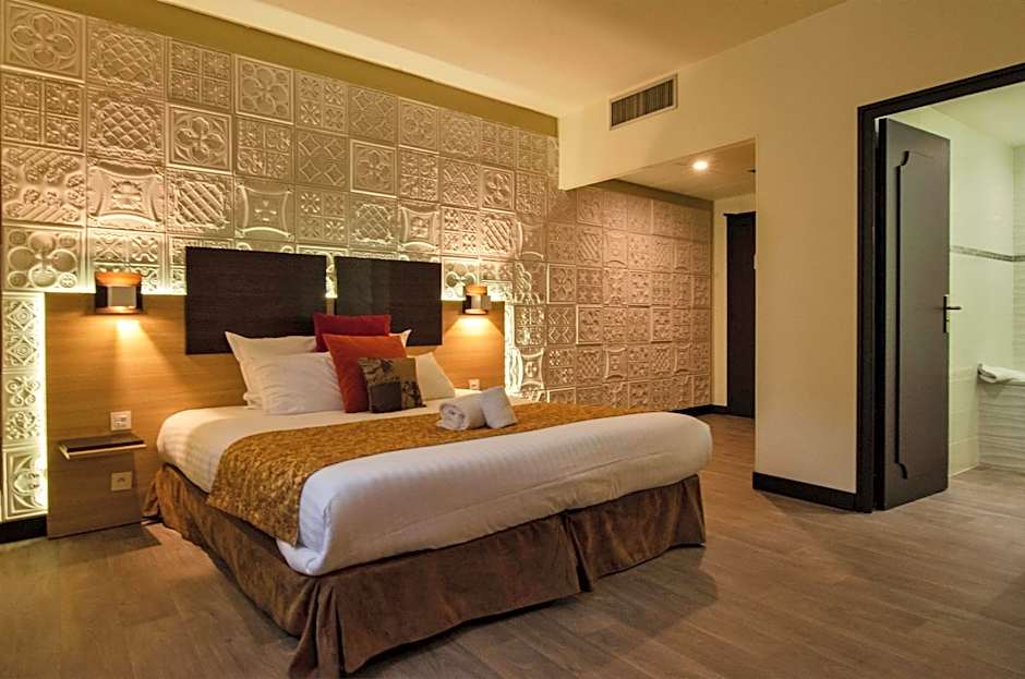 Photo 1 of 4 of Premier 1 Double Bed or 2 Beds