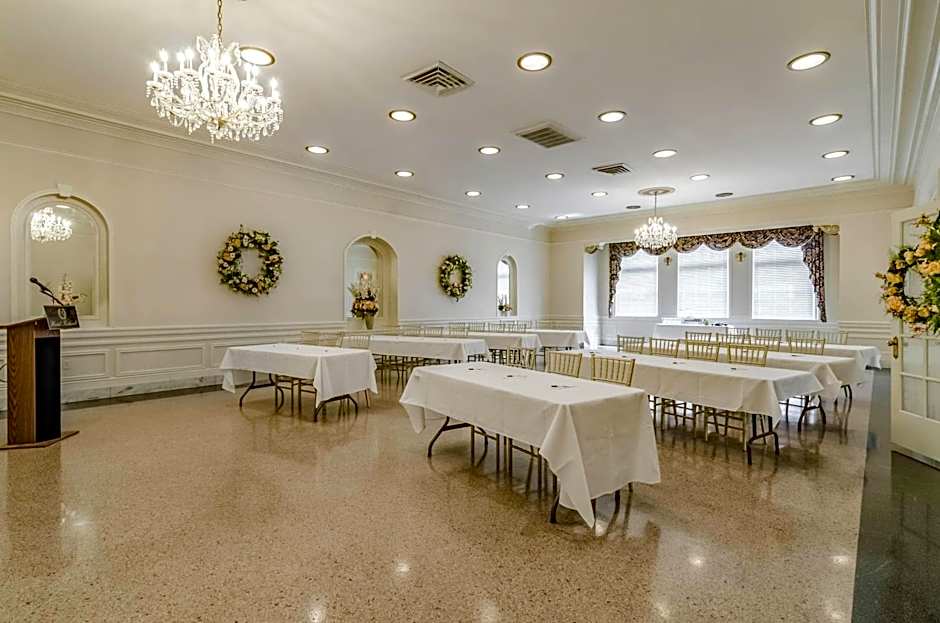 Hotel Bothwell Sedalia Central District, an Ascend Collection Hotel