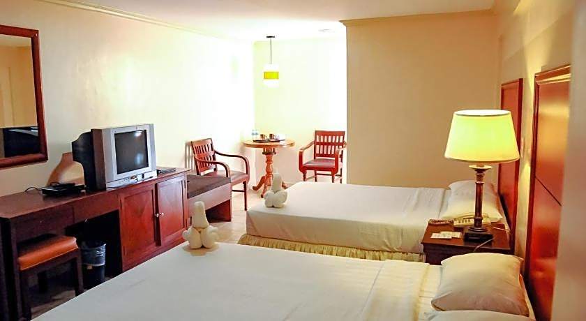 Crown Regency Residences Davao Hotel