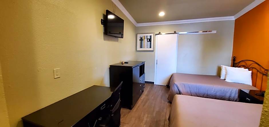 Le Blanc Inn & Suites