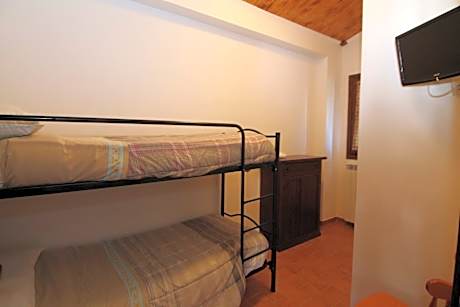 Apartment (4-5 Adults)