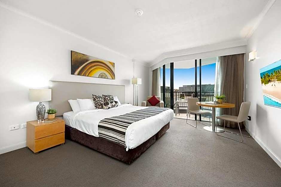 Central Cosmo Apartment Hotel