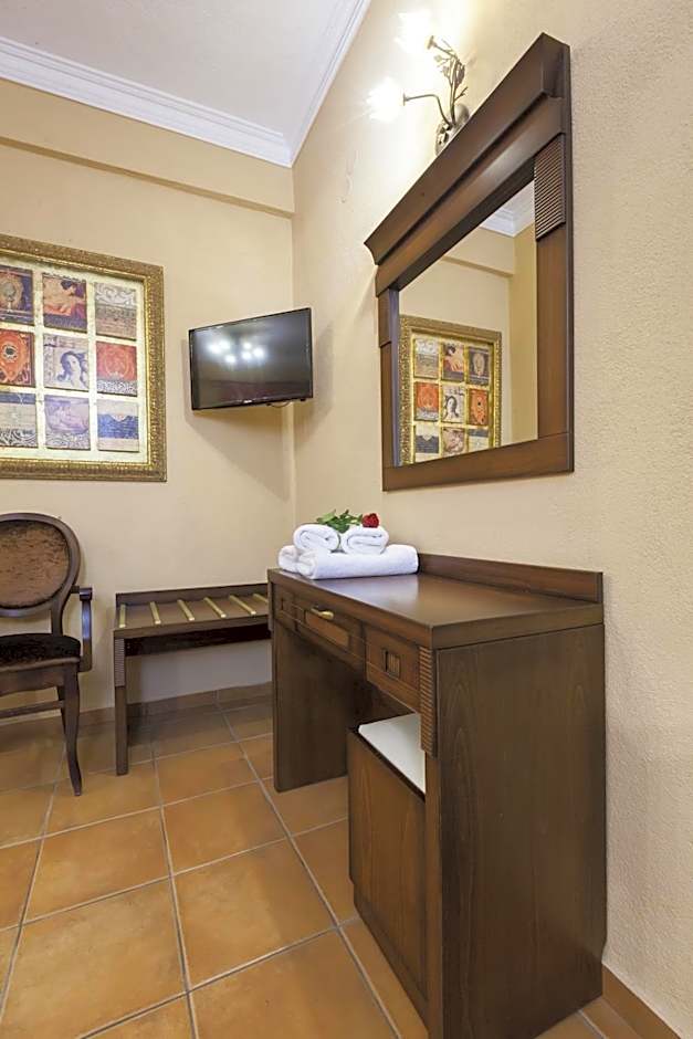 Dellas Boutique Hotel