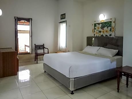 DATON HOUSE near Bali Zoo Ubud Mitra RedDoorz