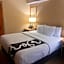 La Quinta Inn & Suites by Wyndham West Palm Beach Airport