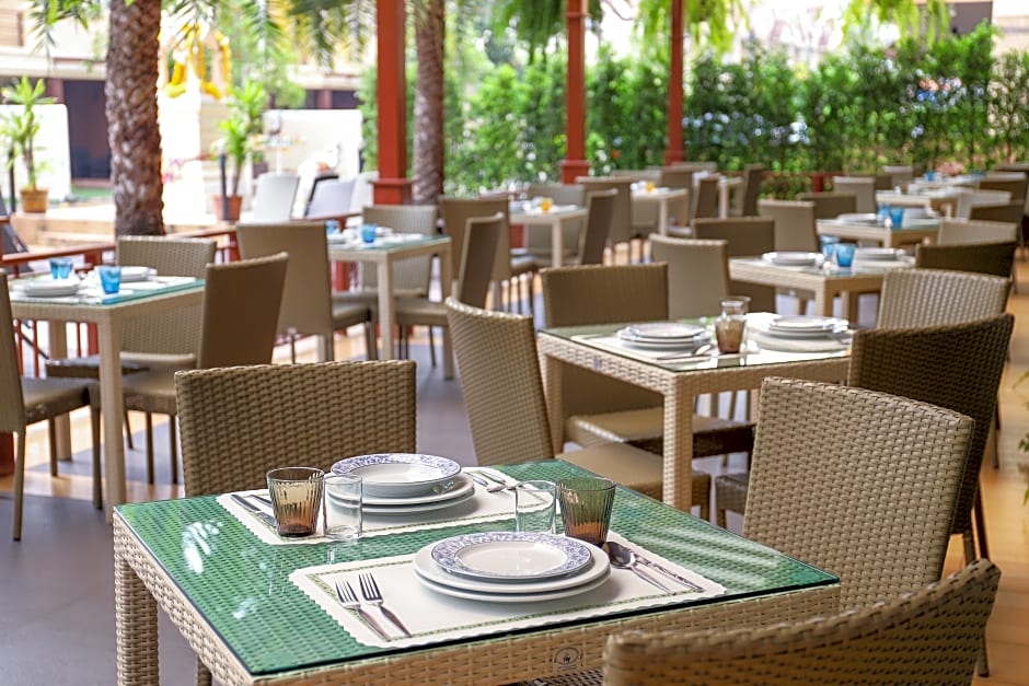 Golden Sea Pattaya Hotel