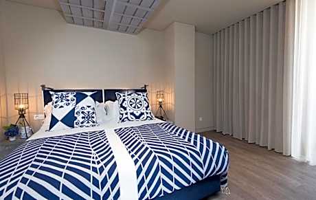 One-Bedroom Suite with Terrace