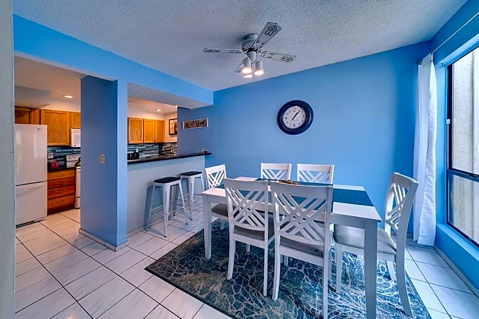 Siesta Key Beach - 2 Bedroom - 3 Beds - 3 Bathroom Duplex with Heated Swimming Pool