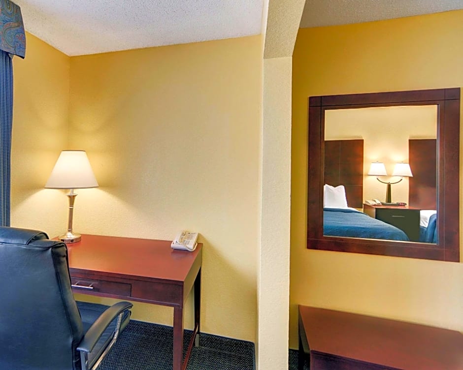 Quality Inn & Suites Grand Prairie South