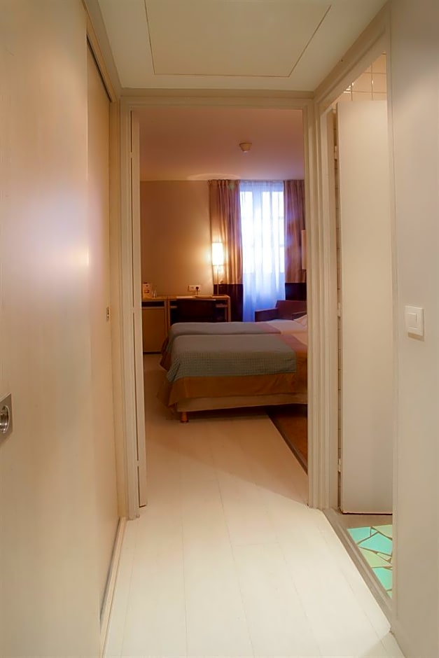 Maisons du Monde Hotel & Suites - Marseille Vieux Port