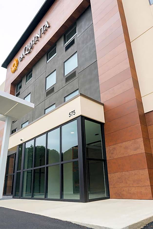 La Quinta Inn & Suites by Wyndham Atlanta Roswell