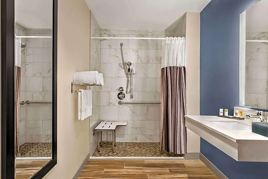 La Quinta Inn & Suites by Wyndham San Bernardino