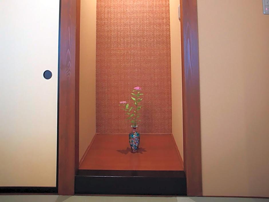 Kanazawa Yuwaku Onsen Kokarian